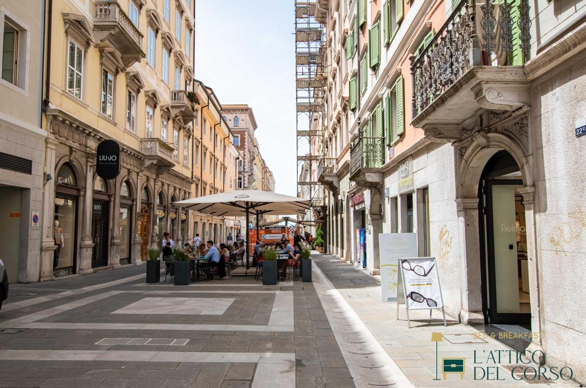 דירות טריאסטה L'Attico Del Corso מראה חיצוני תמונה
